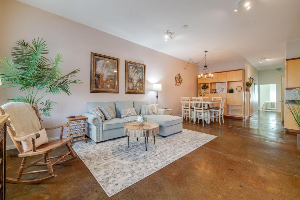 Southern Charmer-Historic District Downtown-Front Porch-Walk Score 90!!-Private Parking-1 Minute To Forsyth Park Савана Екстериор снимка