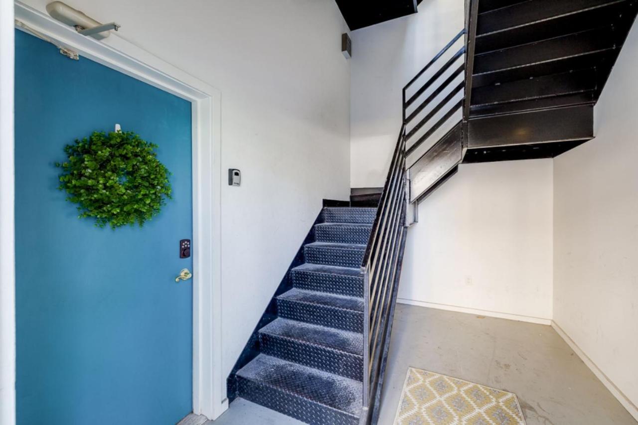 Southern Charmer-Historic District Downtown-Front Porch-Walk Score 90!!-Private Parking-1 Minute To Forsyth Park Савана Екстериор снимка